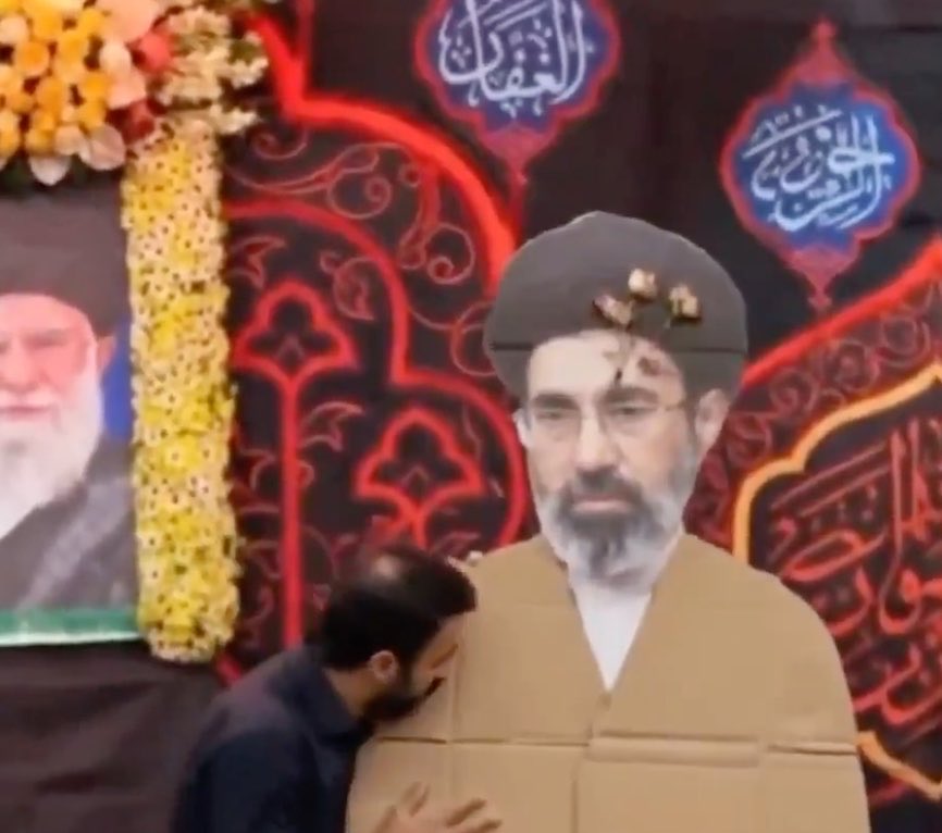 مرد ساده tweet media