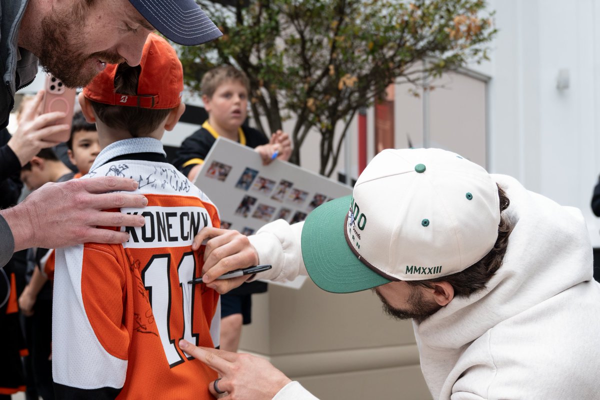x - Philadelphia Flyers tweet media
