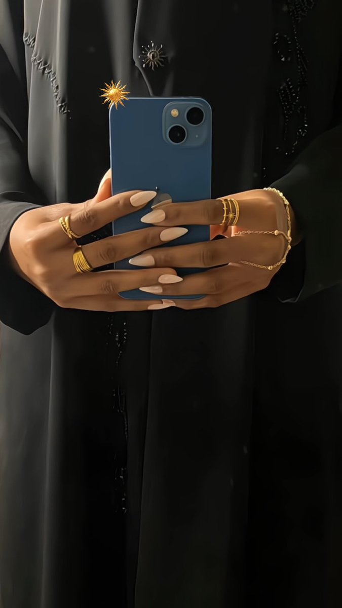 أ tweet media