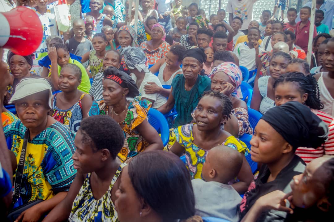 GlodiLongi07's tweet photo. L'infatigable père des vulnérables a encore frappé👊

INAUGURATION D’UN FORAGE D’EAU PAR L’HONORABLE @GaborienM

Dans le quartier Mfumu-Nkento,la population éprouvait de grandes difficultés d’accès à l’eau potable
À travers la FOGM, l’Honorable @GaborienM a offert un forage d’eau https://t.co/hBPM4W8irY