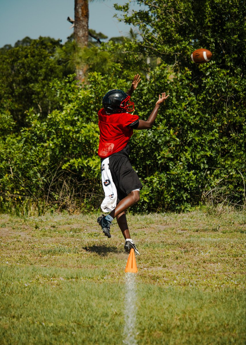 luhblamp's tweet photo. 1st week of spring practice out the way🔥🔥 @everette_alford https://t.co/132aoxAOEt