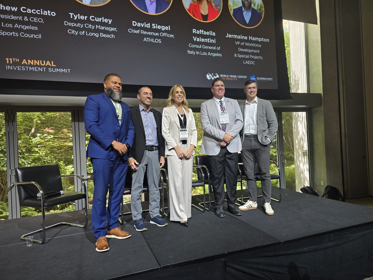 ItalyinLA's tweet image. Consul General @raffaellavalent joined #SelectLA 2026 highlighting Los Angeles’ global economic strength and its strong appeal for #FDI.  On the “Sports &amp;amp; Economic Opportunity” panel, she showcased the #MilanoCortina2026 Winter Olympics as a powerful model for sustainable impact