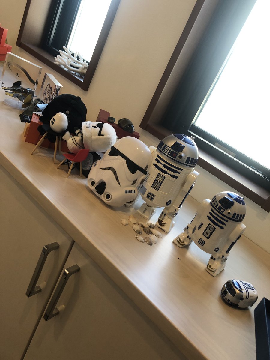 kyan_dog's tweet photo. いよいよ明日はスターウォーズDAY
ちゃんとワタクシスターウォーズファンでございますよ
着々と浮かれてきております🚀🌏⭐️
画像は家族作品スターウォーズあんぱんとコレクション
#漫画家志望
#スターウォーズ
#スターウォーズDAY
#swday
#maythe4th https://t.co/gOcOON3wK1