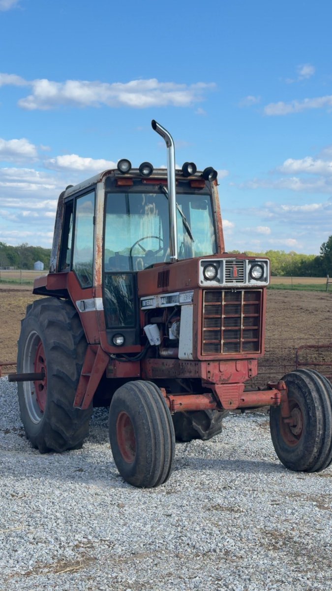 chaseevans134's tweet photo. I like tradin them like @tmonteIH but I like keeping them like @silagechopper 2 new pieces of iron that might not leave https://t.co/mb2Db9nbLv