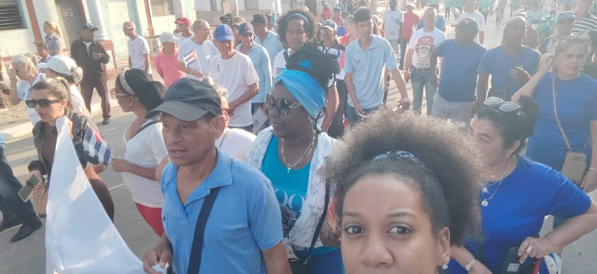 dayanahdez92's tweet image. Los trabajadores de #ETECSA Jovellanos acompañando al pueblo trabajador en el desfile del  #1deMayo.