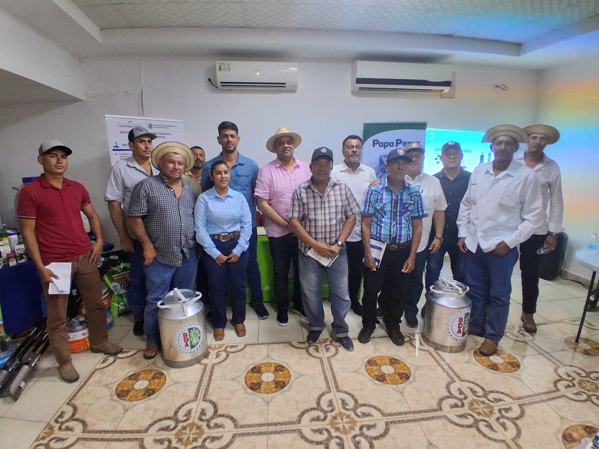 BDAPANAMA's tweet photo. El BDA continúa fortaleciendo el sector agropecuario con la entrega de préstamos por B/. 161,497.58 a pequeños productores de las provincias de Herrera y Los Santos, destinados a impulsar la producción ganadera, cultivos de ñame y maíz mecanizado.
#BDAgroInfo #ConPasoFirme https://t.co/eIxQXTkNP2