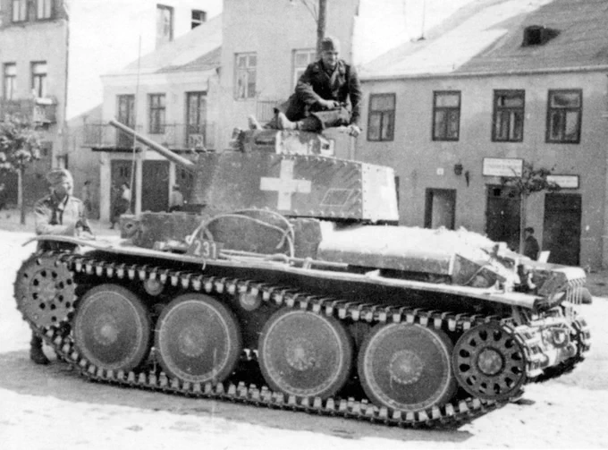 Tank_Archives's tweet image. A special German commission arrived at ČKD #OTD in 1939 to study the state of Czechoslovakian tank building. The Germans found that the LT vz.38 tank surpassed their own light tanks and rivalled their mediums in armour and firepower. #tanks #history #WW2 #WWII