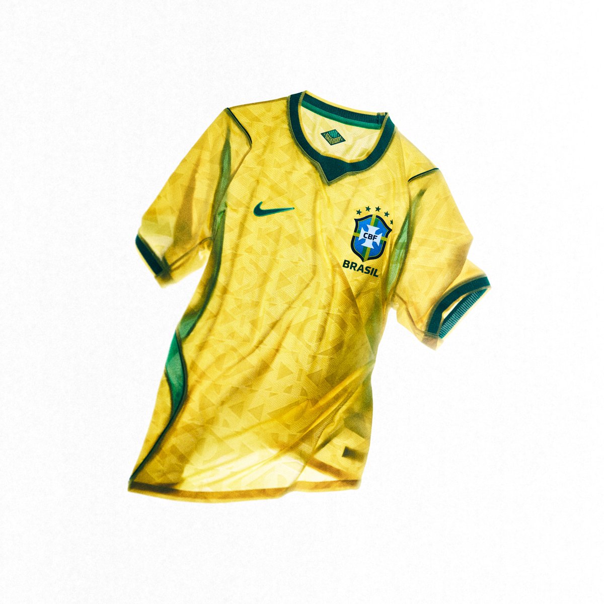 CerealSalmon's tweet image. One man’s trash is another man’s kit. ♻️⚽️ We’re turning your old kicks into
the 2026 Federation Kits using our new laser-dissection tech. Visit the
Circular Innovation Hub in Portland and see the future of sport in action.
#MoveToZero #NikeFootball #Sustainability