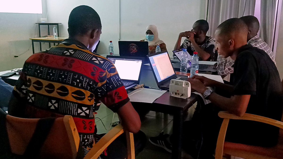 AfricTivistes CitizenLab Guinée tweet media