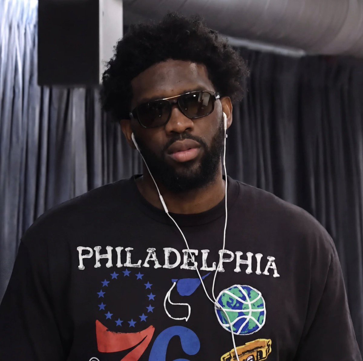 Embiid pulled up in the 3-1 MEME fit 😭
