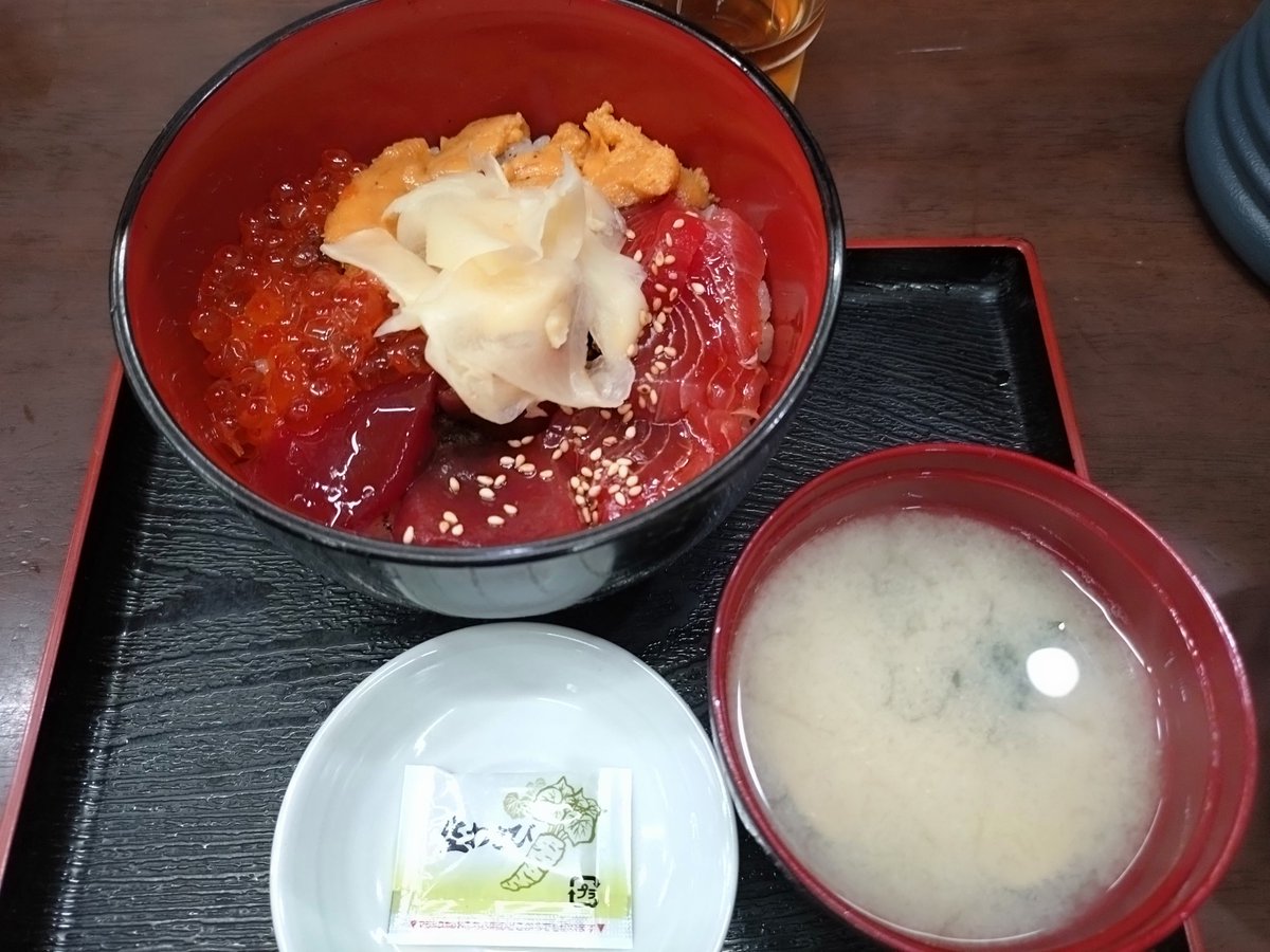 よもぞう tweet media