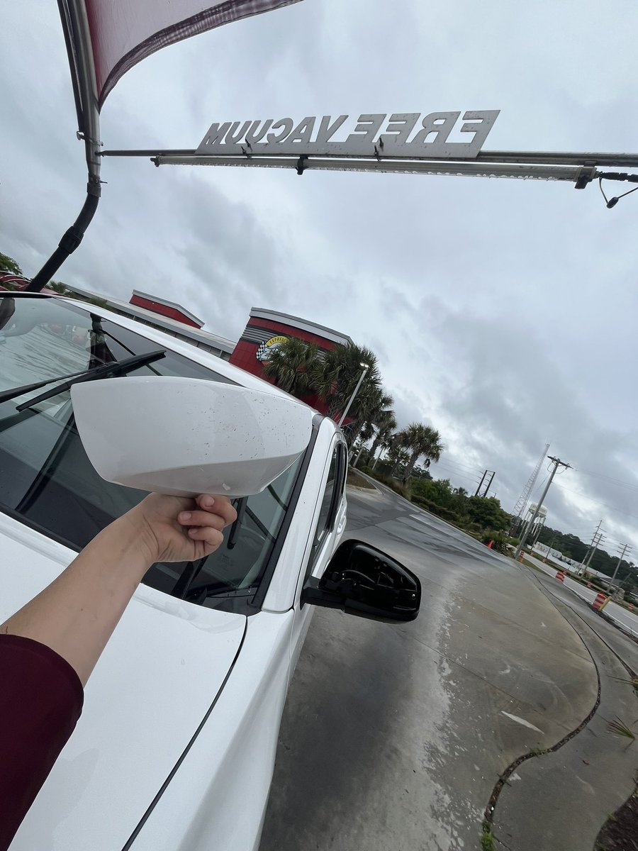 TheBaileyBS's tweet photo. Do not go to @zips3mincarwash .
customer service was awful, broke my new truck, and then were still rude while I was filing a claim in store. I have no blinker now. https://t.co/7R6UzZvUiO