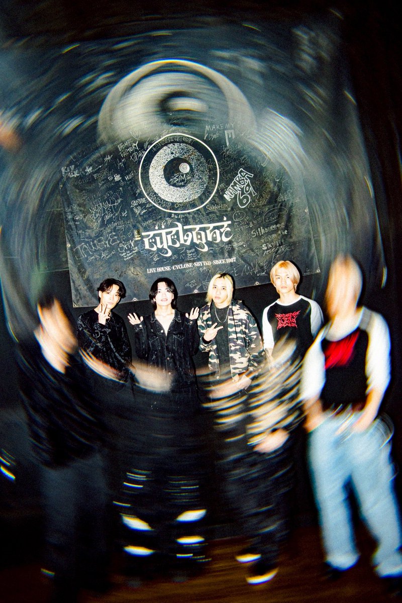 meteorit_laki's tweet photo. 5/1 渋谷Cyclone
@bthr_official 
ありがとう！！！！！！！！！ https://t.co/aZzCeNwnyw