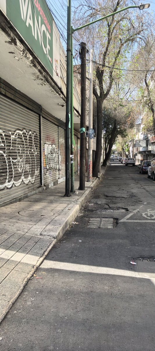 hekma's tweet photo. Hola @AlcCuauhtemocMx  y @AlessandraRdlv  me podrían ayudar, me habían pedido el número de Folio, pero aún no ha habido alguna acción , ya vienen épocas de lluvias y  cada vez se pone peor. https://t.co/Zdr3mzfaPI