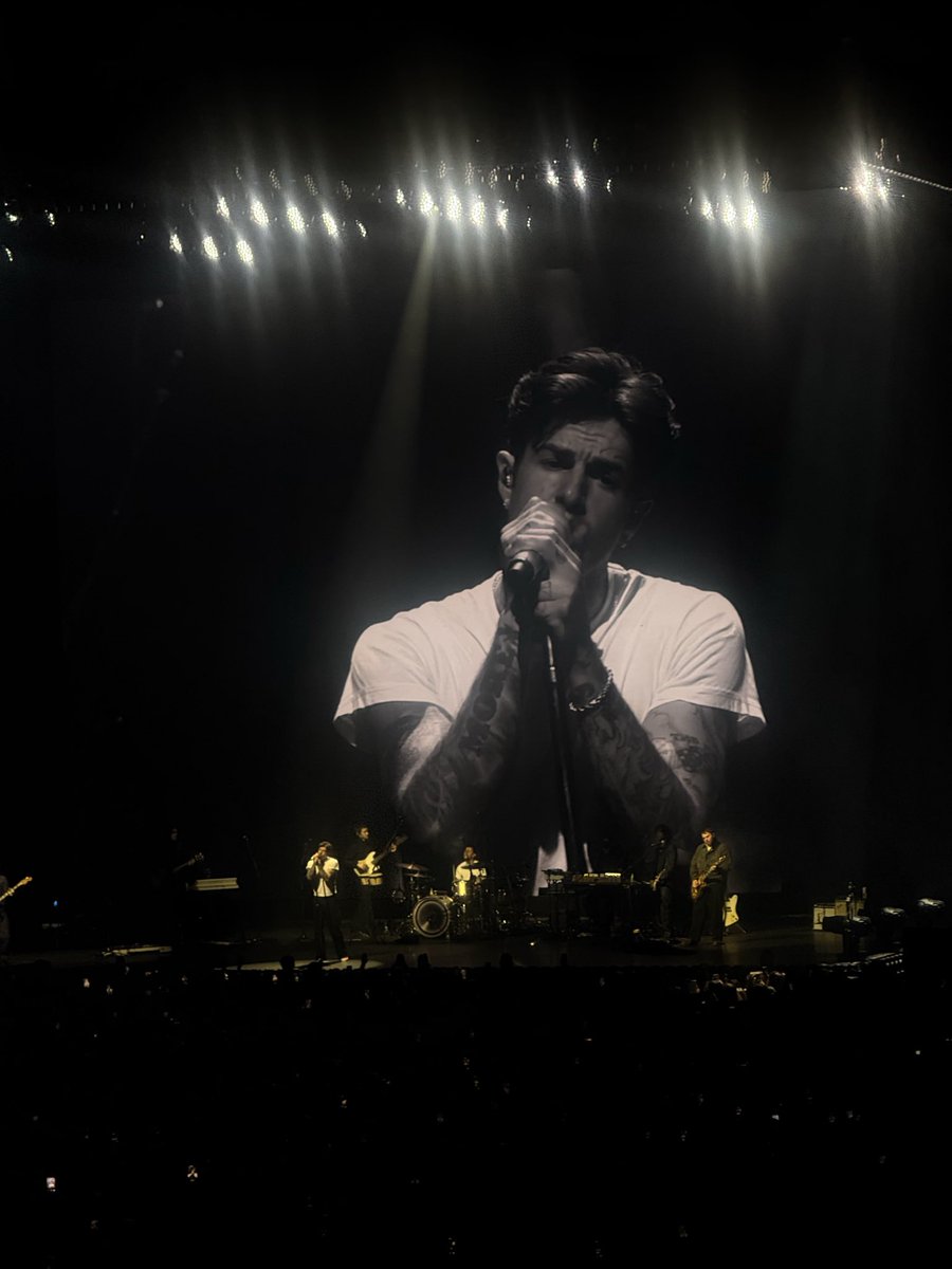 itswiktoriaaa's tweet photo. usłyszałam softcore na żywo. nie mówcie do mnie dziś 
#theneighbourhoodkrakow https://t.co/t5tScTBtAQ