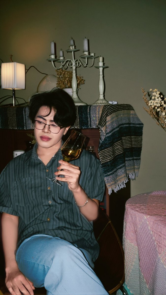 isathsir's tweet photo. 🍷 https://t.co/gAvEruswLT