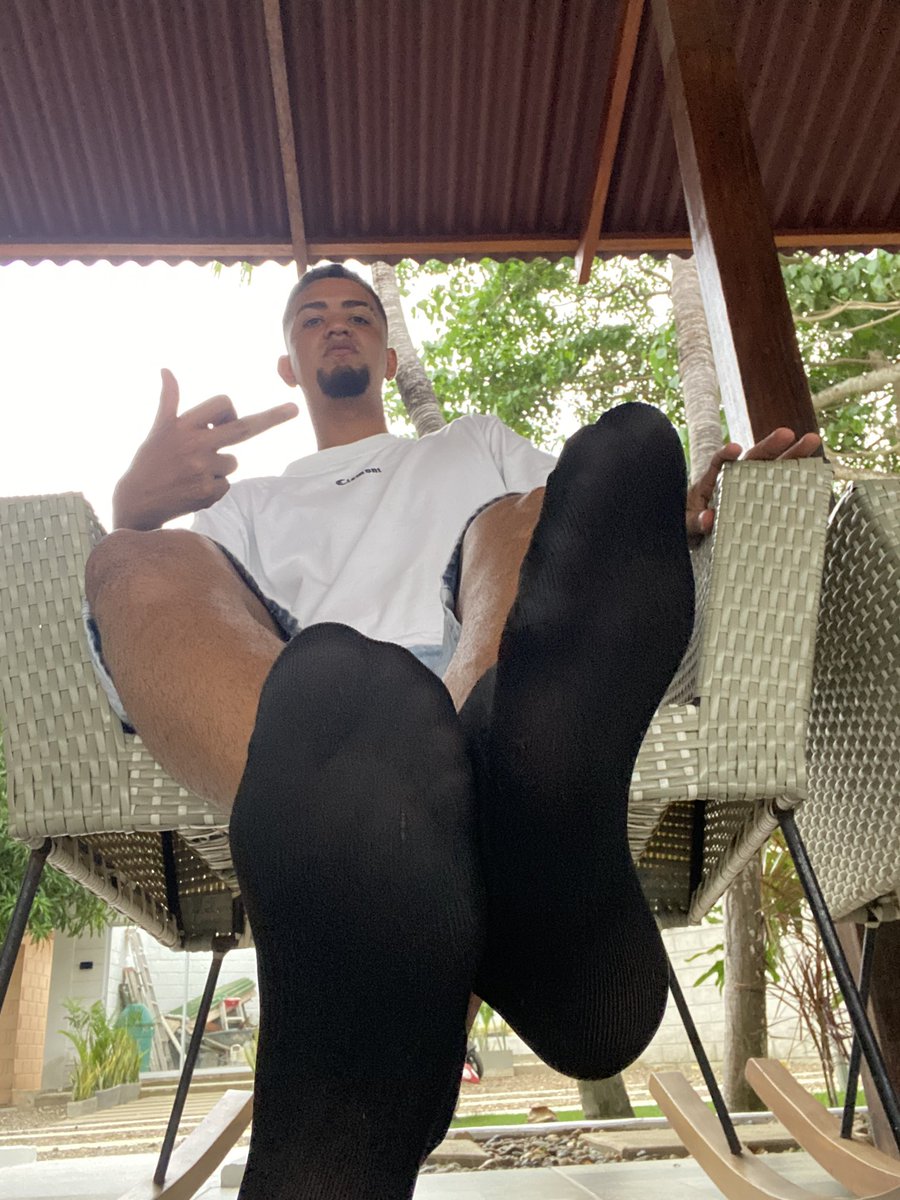 MASTERS_REX FEET💸 tweet media