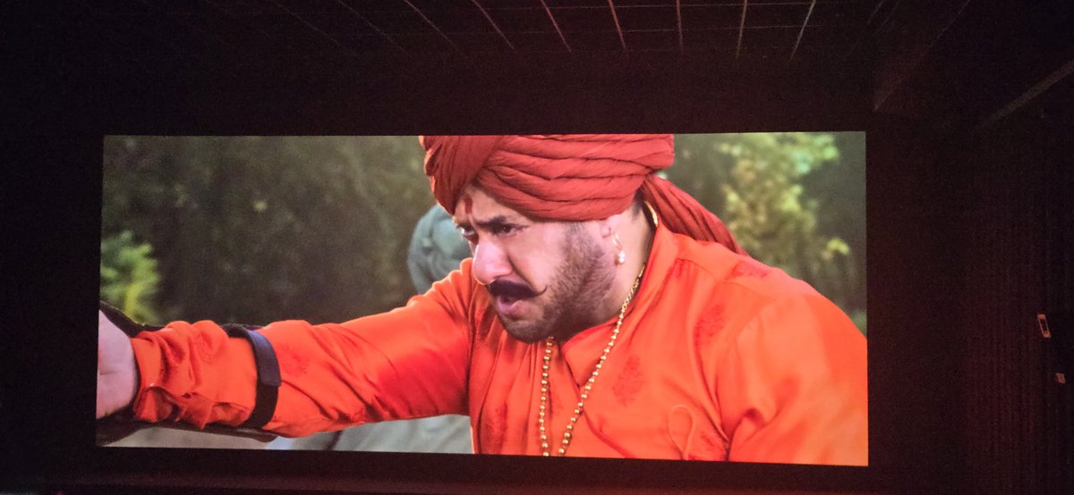 AksVerma61's tweet image. That scene was seriously epic! 🤩 The whole theater erupted when your entry happened, Salman bhai! It was definitely the highlight of the whole movie for me. What a way to make an entrance! Truly unforgettable! 🙌 #Bollywood #MovieMagic  #SalmanKhan