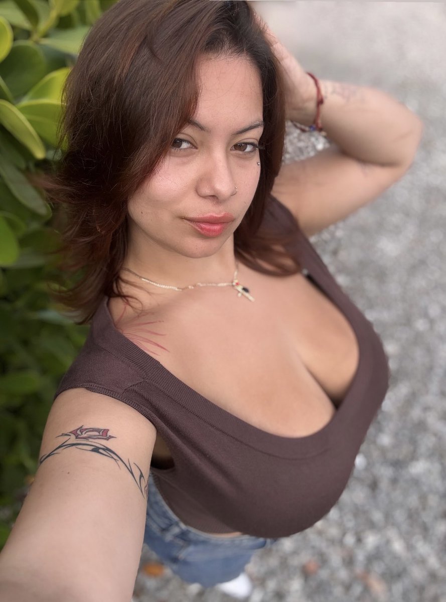 Nicole🍒 tweet media