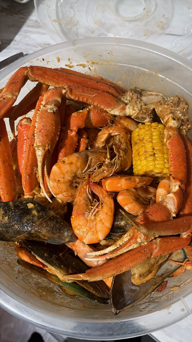 johnelpana's tweet image. Seafood boil on me mom and dad, enjoy 😋 #newyork