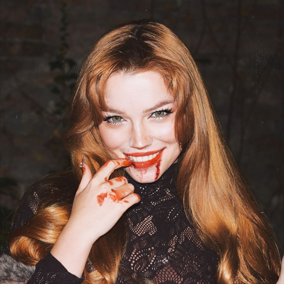 adlestrange's tweet photo. [ @𝗮𝗱𝗵𝗮𝗿𝗮 🔒 | winstagram post 📲 ]

this is the skin of a killer, bella (or smth like that) 🧛‍♀️🩸 https://t.co/MG3M8TZaJF