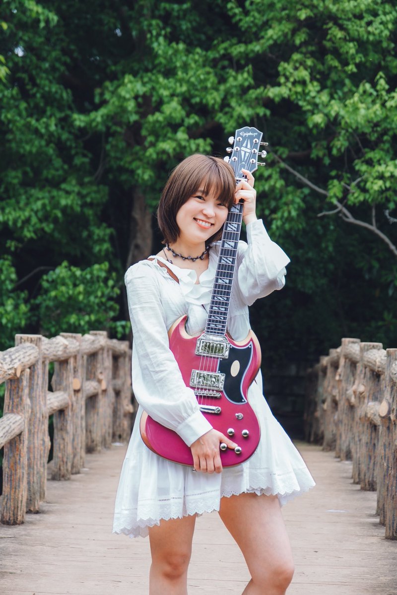 touka_music8's tweet image. ついに買ったエレキ！！世界一可愛い！！たくさん弾く！！！！！🔥
Epiphone Futura SG Custom Nitroshift

#Epiphone  #SG