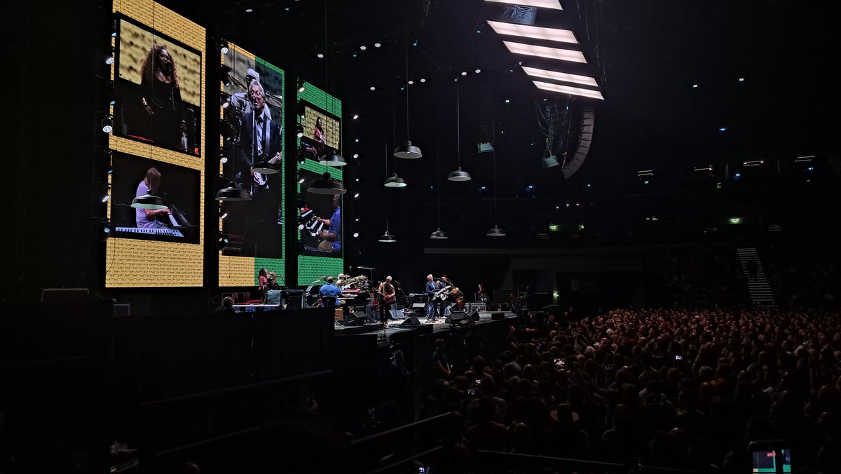 silkiesalt's tweet photo. Probably my most random activity ever... literally bought the tickets 30 mins before start, because new seats were made available. But here are some Eric Clapton shots live from Budapest https://t.co/7fAfv5Qwya
