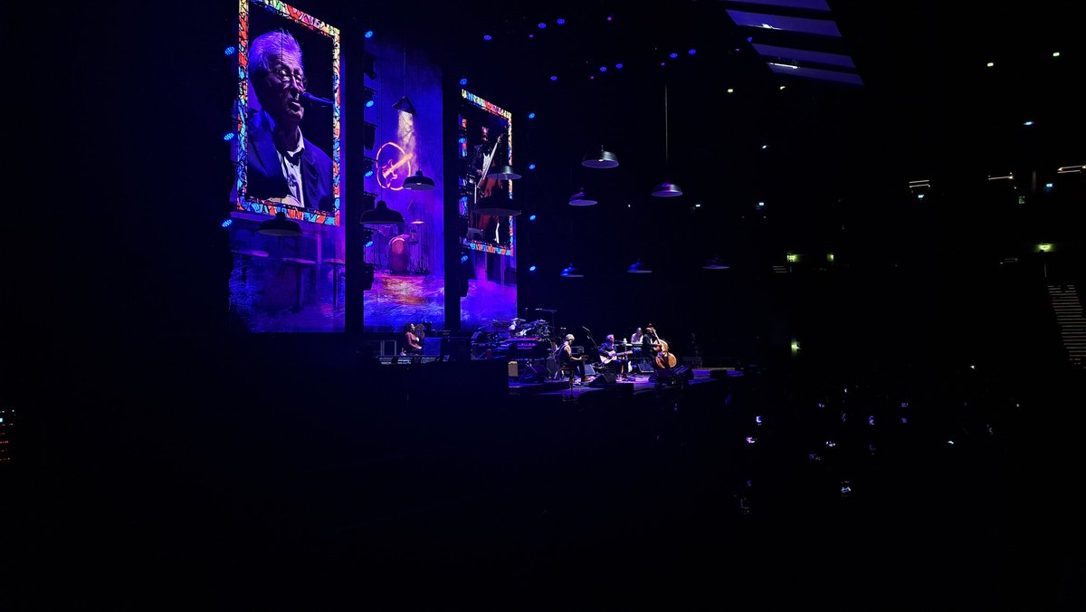 silkiesalt's tweet photo. Probably my most random activity ever... literally bought the tickets 30 mins before start, because new seats were made available. But here are some Eric Clapton shots live from Budapest https://t.co/7fAfv5Qwya