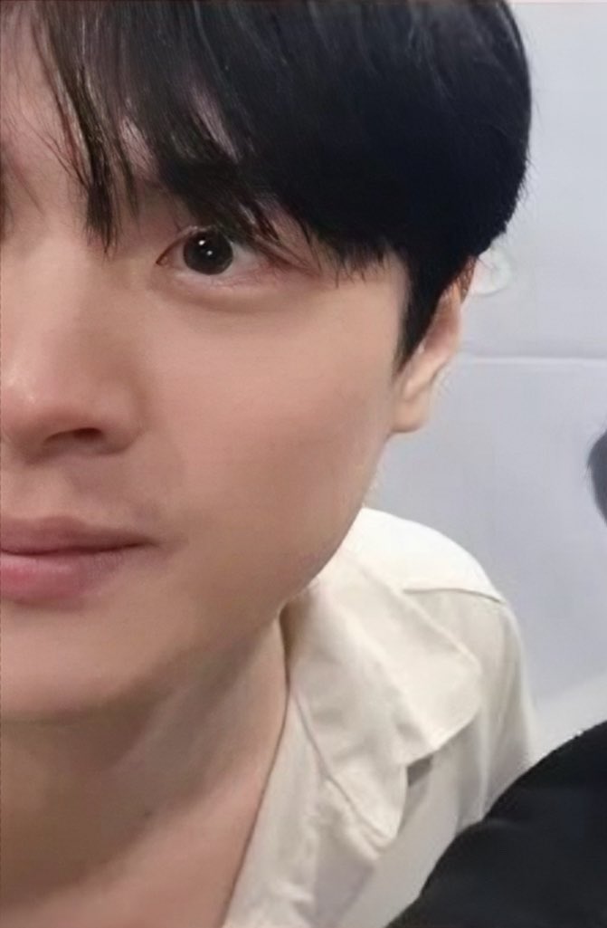 아꿈이었나.. 다시 자야지