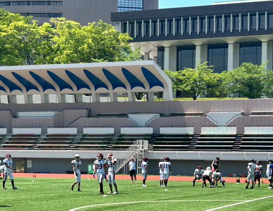 TUT_cerberus's tweet photo. 先日は明星大学の皆さんと合同練習を行いました🏈 
次回の合同練習は5/5です💪 またよろしくお願いします！

1年生もぜひ気軽に参加してください🙌 経験者・初心者問わず大歓迎です！

#東京工科大学 #春からtut #春から東京工科大学 #アメリカンフットボール #TUT https://t.co/5aa7vFFfB8