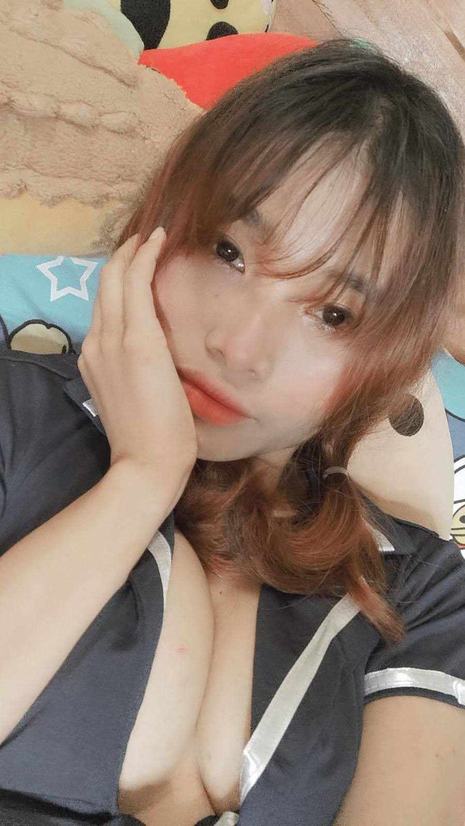 pumpkinflower9's tweet photo. Bagus gak pake kacamata atau pake? https://t.co/5zevPBTqRQ