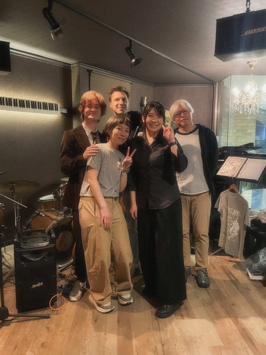 harrytpope's tweet photo. Then we had the Kyoto show at CYNTHIA'S PIANO&amp;PUB, Thursday 2nd April.

The piano was fantastic, Cynthia was so welcoming, and it was so nice to meet everyone in the audience! https://t.co/D2JF54YNCu