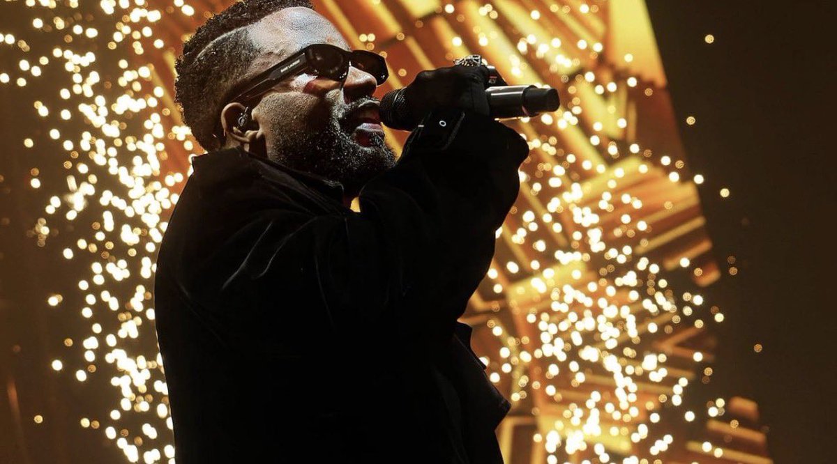 SharonVumuka's tweet photo. 🚨 INFO DE DERNIÈRE MINUTES : Fally Ipupa est recherché par la police 👮♀️ pour avoir inondé tous les réseaux sociaux par son événement au stade de France 🇫🇷 . Tout celui qui va le retrouver aura une récompense. Large diffusion.
#Fallyipupa #SDF #MusiqueRdc https://t.co/dat3VaenaY
