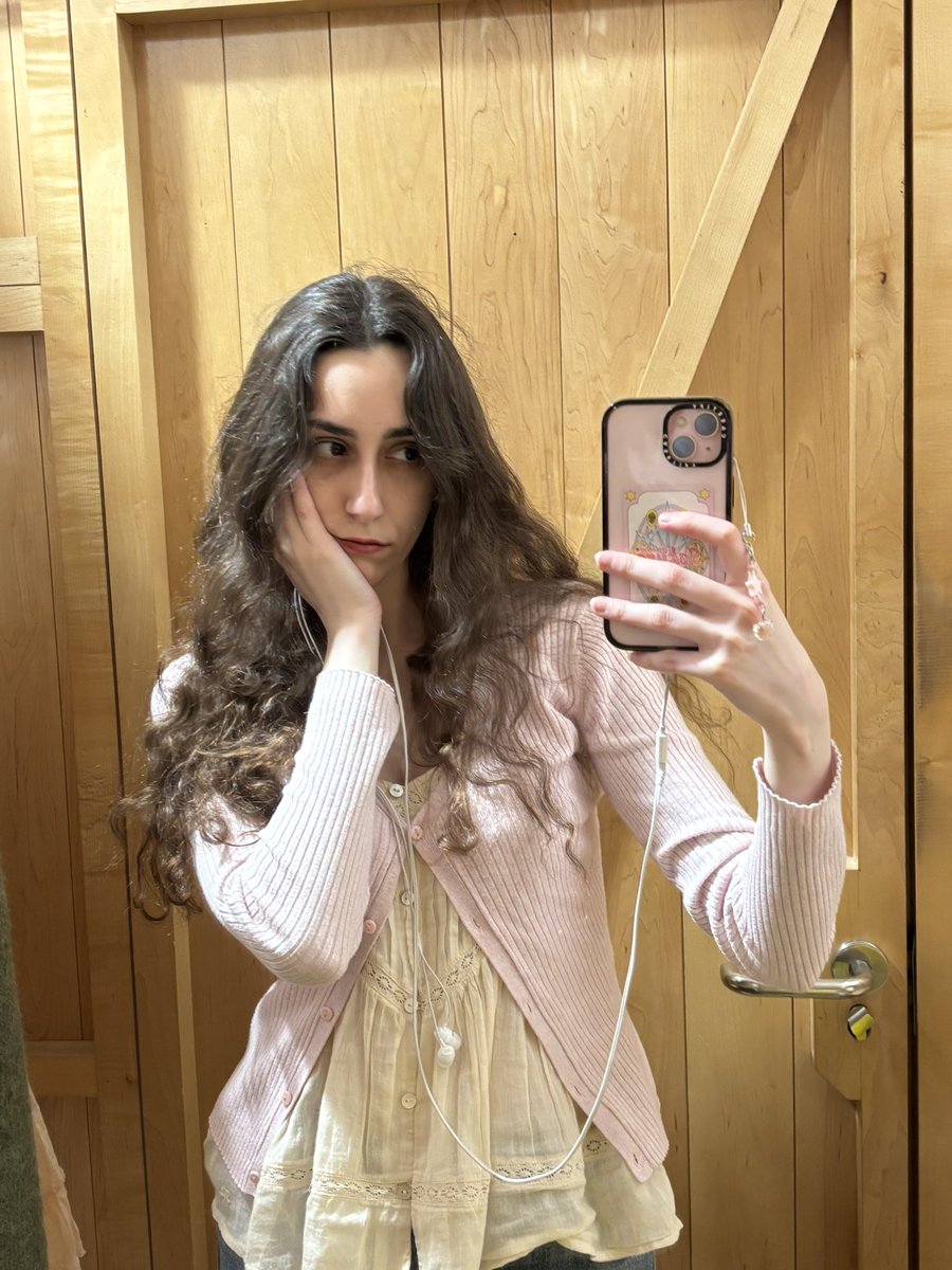 lucía ˚ʚ♡ɞ˚ tweet media