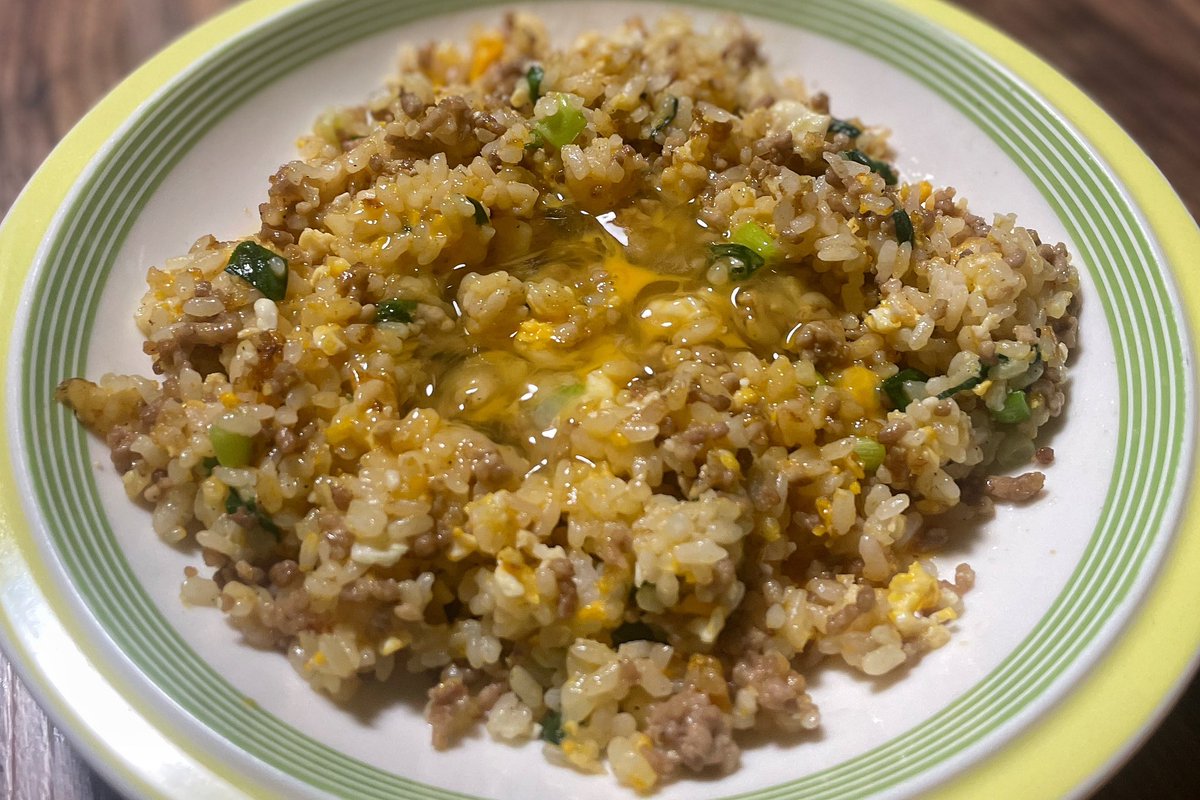 chahanista's tweet photo. TKGとチャーハン、
どちらも食べたい気分だったので
TKCにした。
チャーハンは挽肉チャーハン（自炊） https://t.co/DTOP1ecsY8