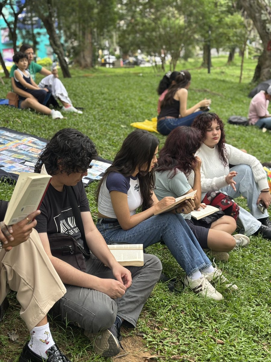 Ulibro tweet media