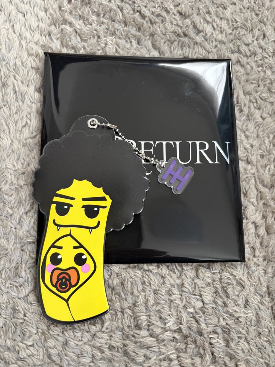 2pm_ald1's tweet photo. 交換
2PM THE RETURN in TOKYO DOME
オフィシャルグッズ

ミニうちわ
譲
テギョン ブラック、チャンソン カラー
求
ニックン それぞれ同種

⚠️注意:テギョンの真ん中辺りに初期傷ございます。

9、10日東京ドームでの手渡し
可能です🥰️
よろしくお願いいたします🙇‍♀️
#2PM   #2PM交換
#2PM_THE_RETURN https://t.co/IatZ0bpdDO