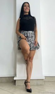 Miss_Flora camgirl tweet media