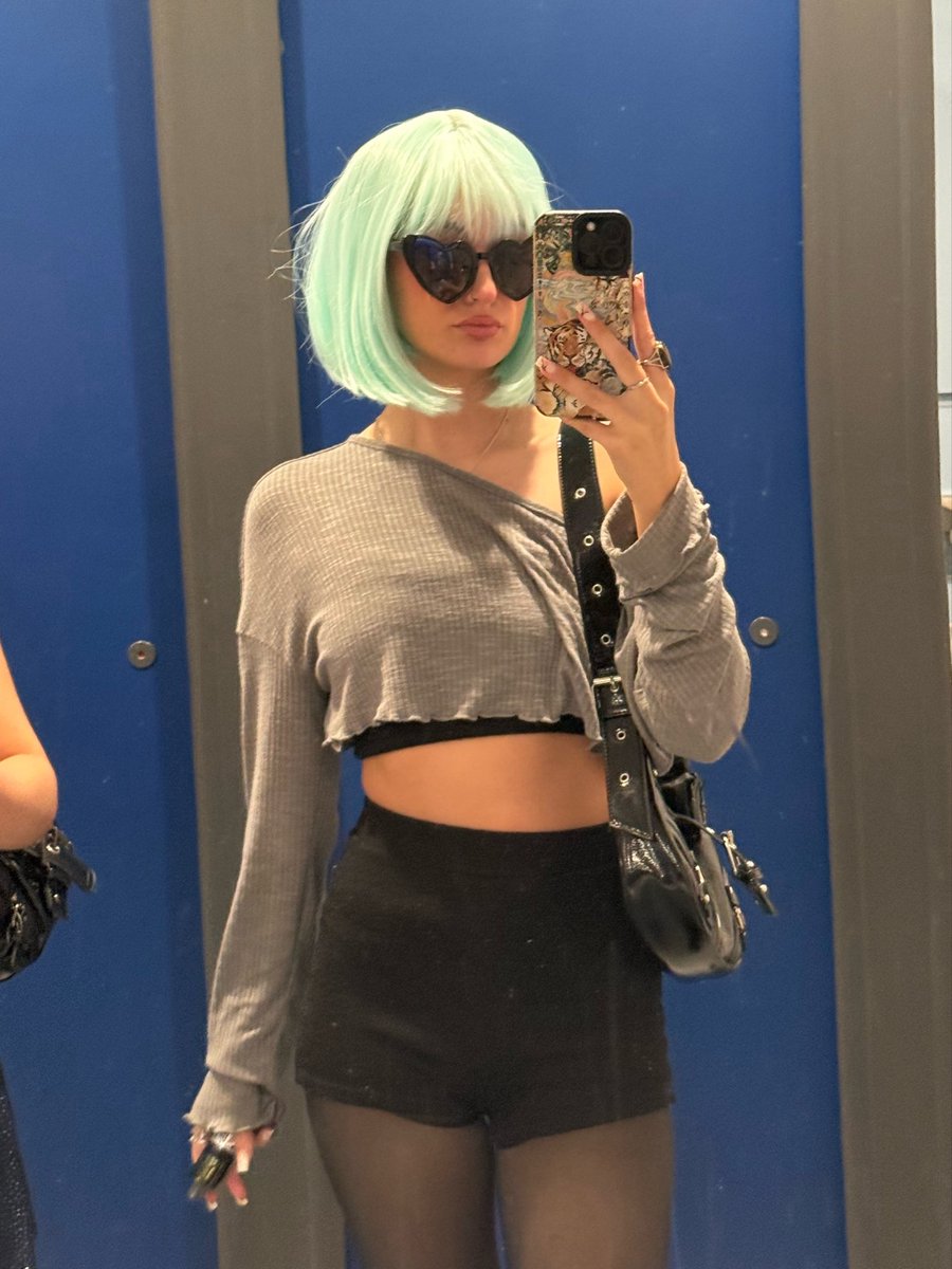 emonthenet's tweet image. #wig