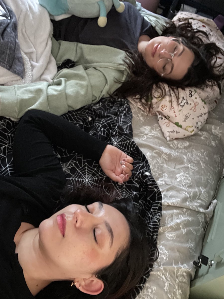 cherrynotespod's tweet photo. before &amp; after dj-ing for #kpopnarachicago https://t.co/5Cr2NcZmDv