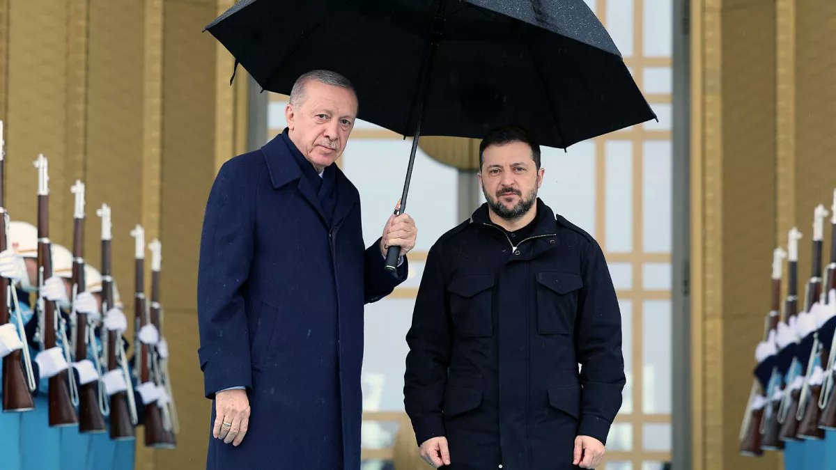 kulishatti's tweet image. 📰 Ukrayna Devlet Başkanı Volodimir Zelenski, Türkiye’nin arabulucu rolünü üstlenmesini istiyor
#türkiye #ukrayna #rusya