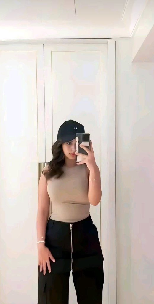 ﮪـيلز 🫦🔥 𝙷𝙴𝙴𝙻𝚂 tweet media