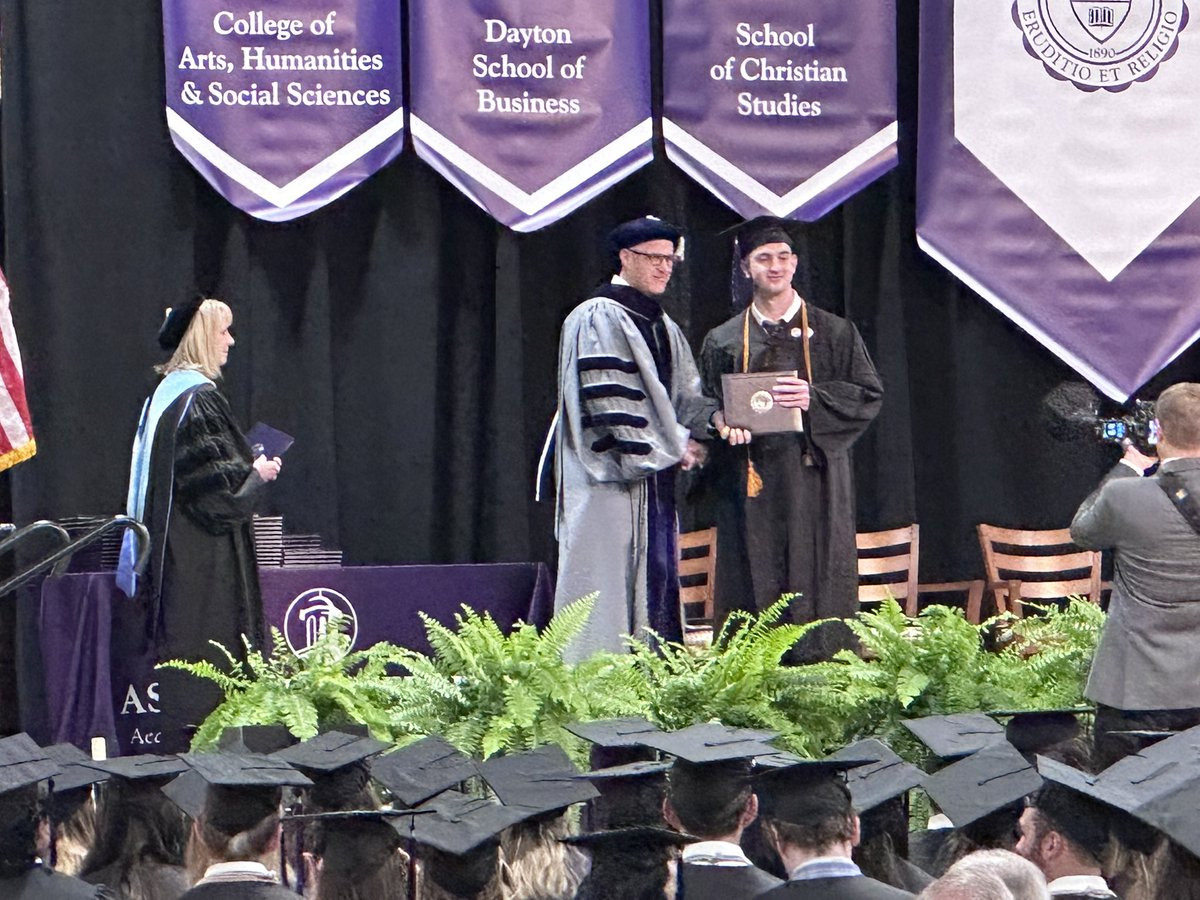 AsburyHoops's tweet photo. Congratulations to Bryce, Aaron and Turner on crossing the finish line and graduating today! 🏁📚🎓
We are thankful for our four years with you guys! Go be great! Proud of you!
#family #builtonfaith
🦅🏀 https://t.co/h5WziQV7hU