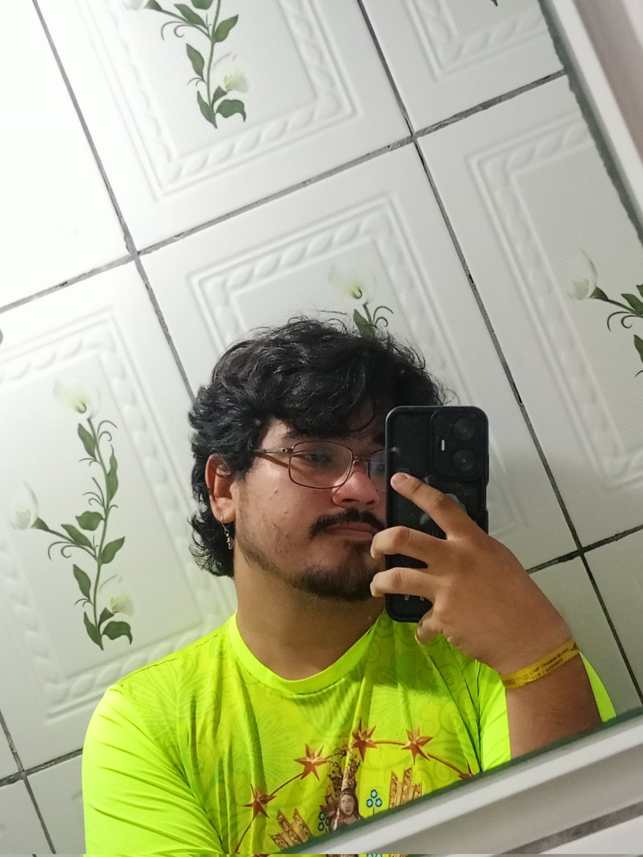 caps_bara's tweet photo. Tchau abril. https://t.co/DT06Rt5R7T