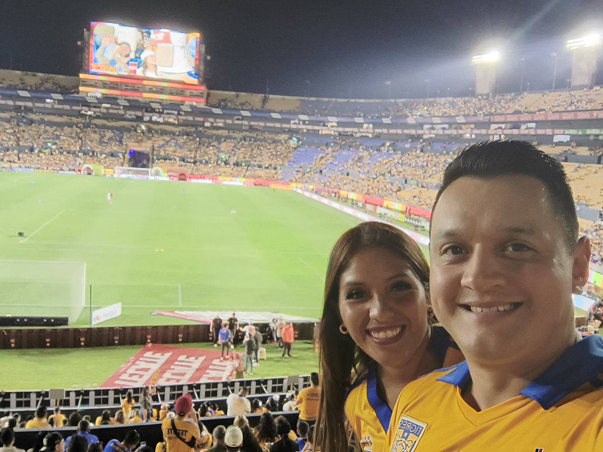 CesarSergioG's tweet photo. #SabadoAzteca vamos Tigres!! @martinolimx @AztecaDeportes https://t.co/TY4yBJ5paA
