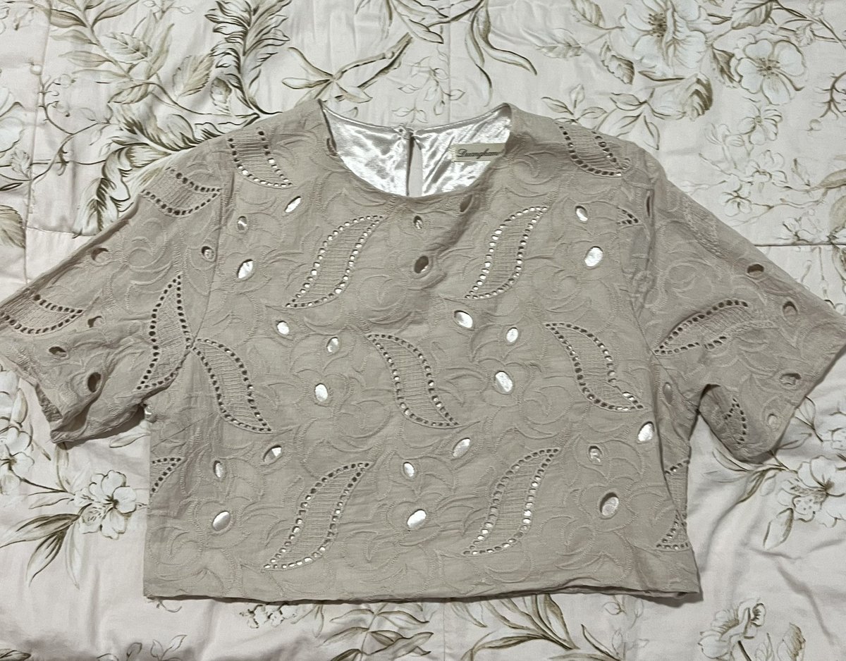 secondhandbymiw's tweet photo. ✿ 1.เสื้อ 40฿ กระโปรง 80฿(ป้ายกปL)
เสื้ออก32-34 ���ป26 
ซื้อคู่ให้100฿

✿ 2.เดรสป้ายDisney (มนจ.ว่าแท้มั้ย)
Price : 69฿ ป้ายไซส์2 

📍สินค้าเป็นมือสองอาจจะมีตำหนิบ้างเล็กน้อยขอคนเข้าใจและรับได้นะคะ
#ส่งต่อเสื้อผ้า #แฟชั่น #ราคาถูก #โล้ะตู้ #เสื้อผ้ามือสอง #ปล่อยเสื้อ https://t.co/iDxt6QuWiP