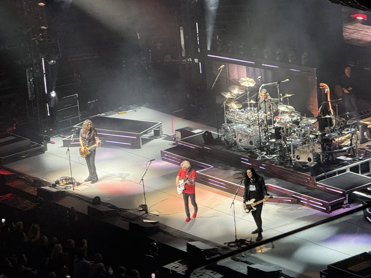 marian_kwok's tweet photo. The secret to eternal youth: touring across 🇨🇦 with band founded 50 years ago, Rick Emmitt &amp; his celebrated hard rock trio, #TRIUMPH keeps rocking and entertaining countless fans🎶🎶🎶🎸
#RocknRollMachine https://t.co/oRK1NtqaMv