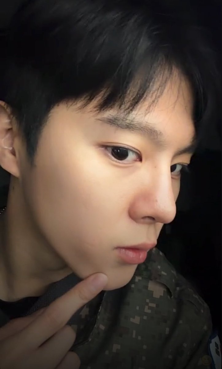 냐냥⋰˚✩ tweet media