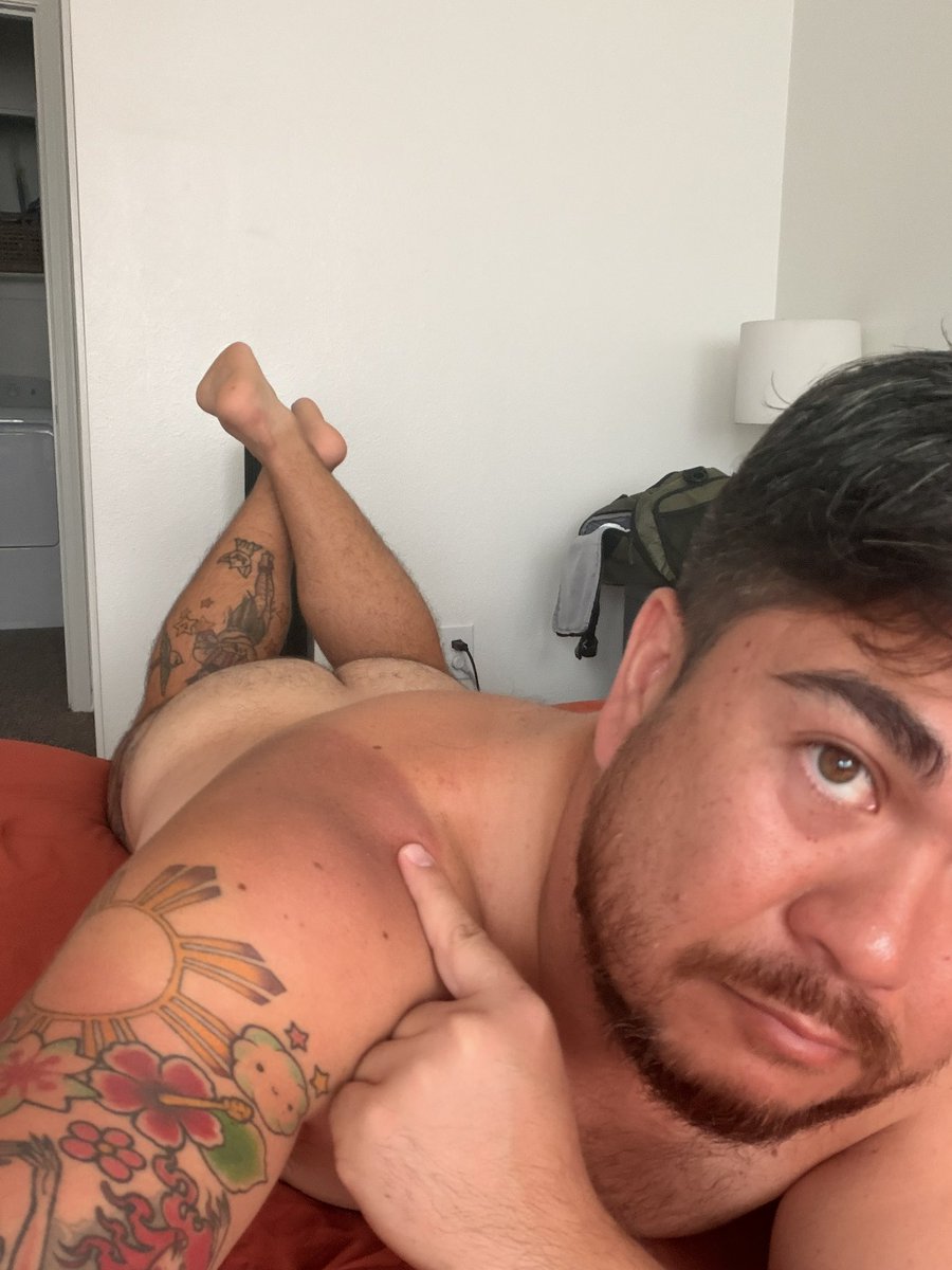 vers_islander69's tweet photo. Flag football got these tan lines all messed up. https://t.co/qhEAJclqV1