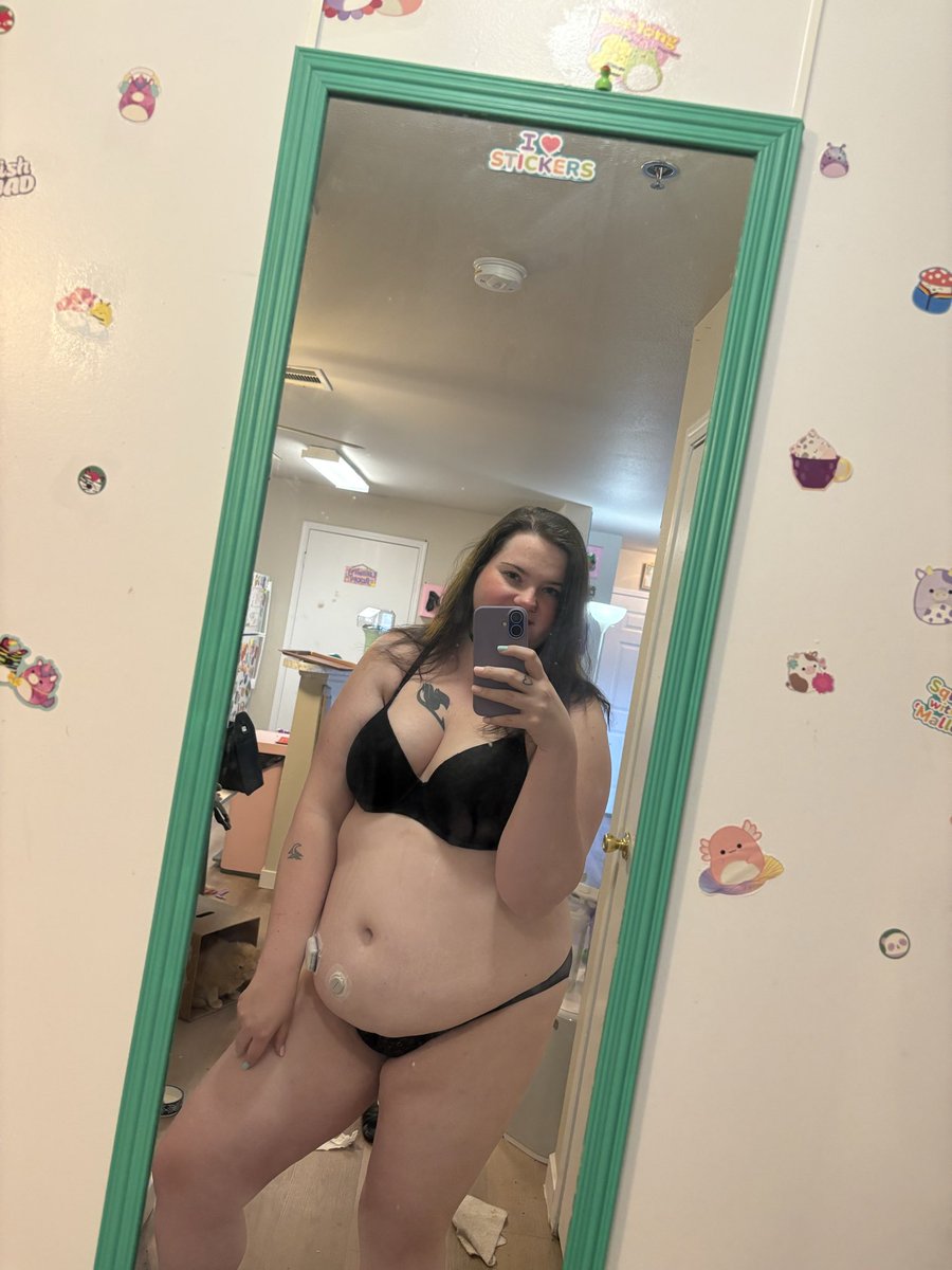 RandiDragneel's tweet image. Sneak peek of some content😘
#Tease #Fansly #Weekend #BBW #Chubby #Selfie